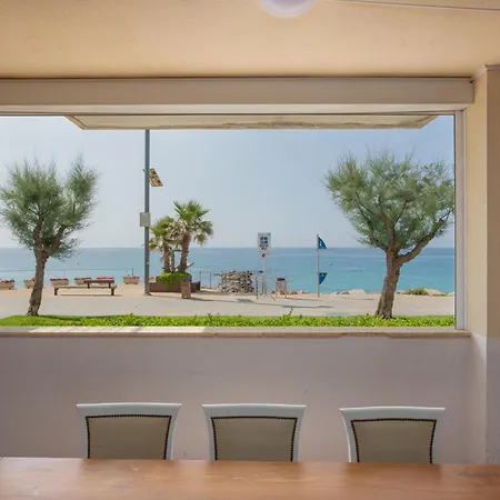 아파트 Flateli Sant Antoni 7 *